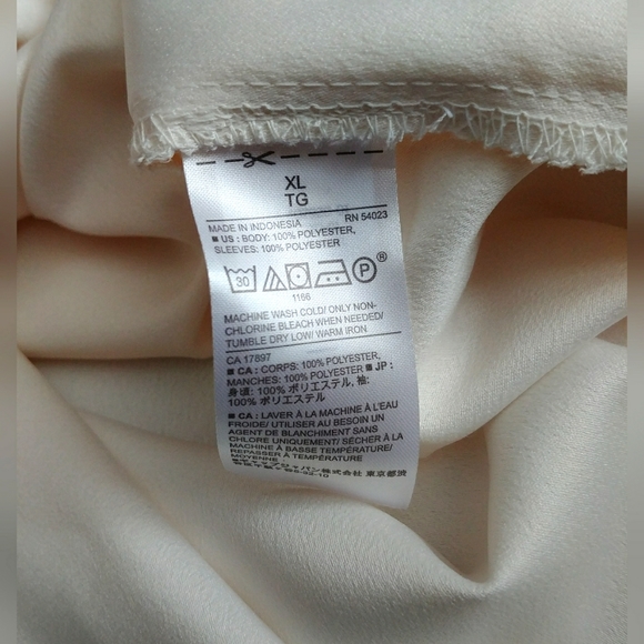 Banana Republic Elegant Cream Lace Long Sleeve Blouse. Size XL - Picture 9 of 10